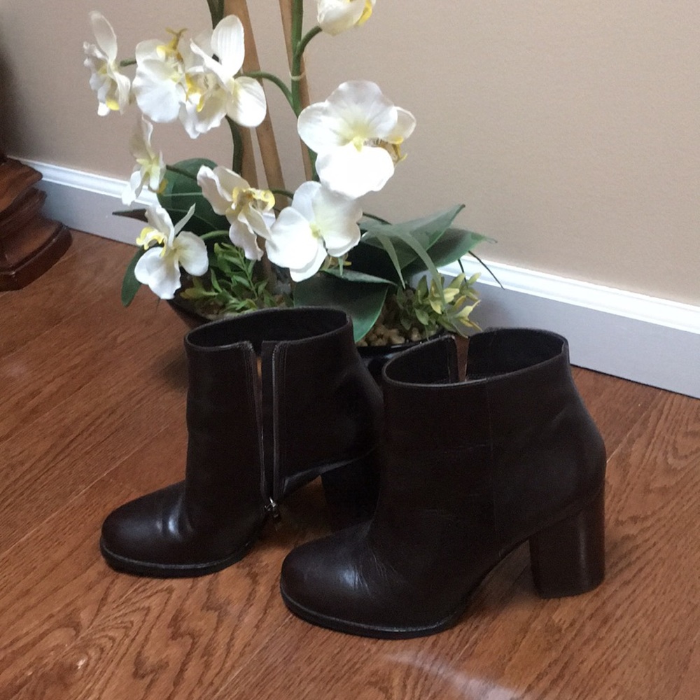 Boots - Picture 4 of 4